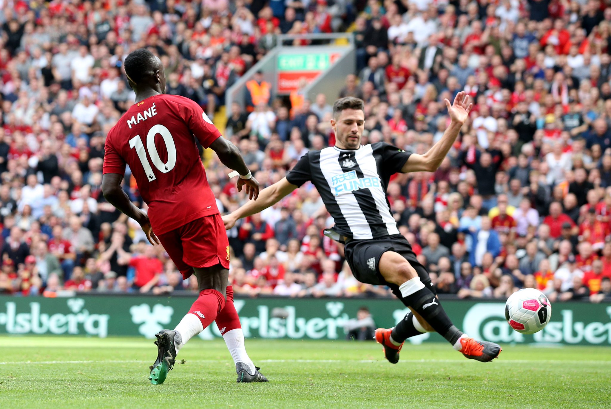 在强调军事 在强调军事