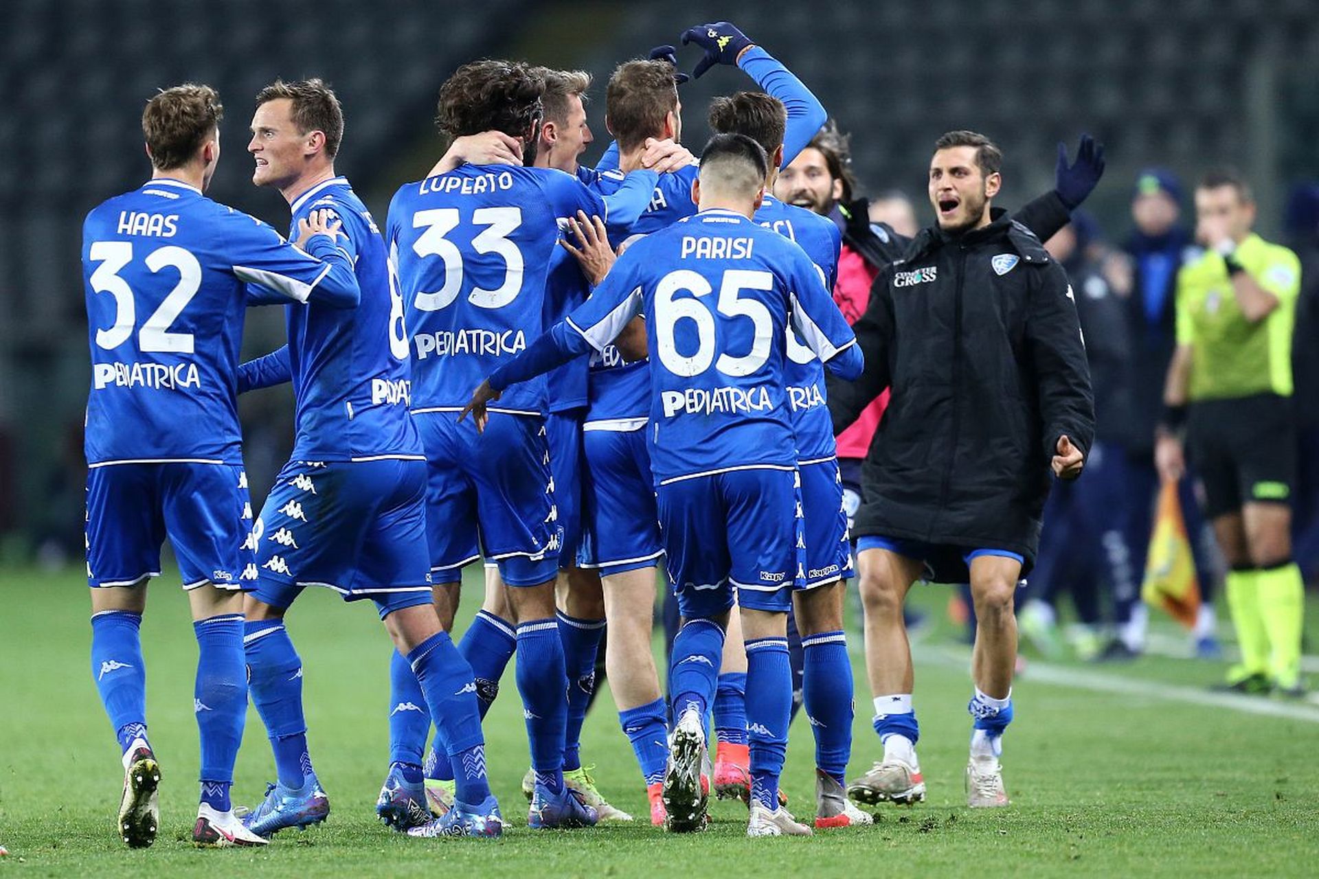 冰上运动的 冰上运动的